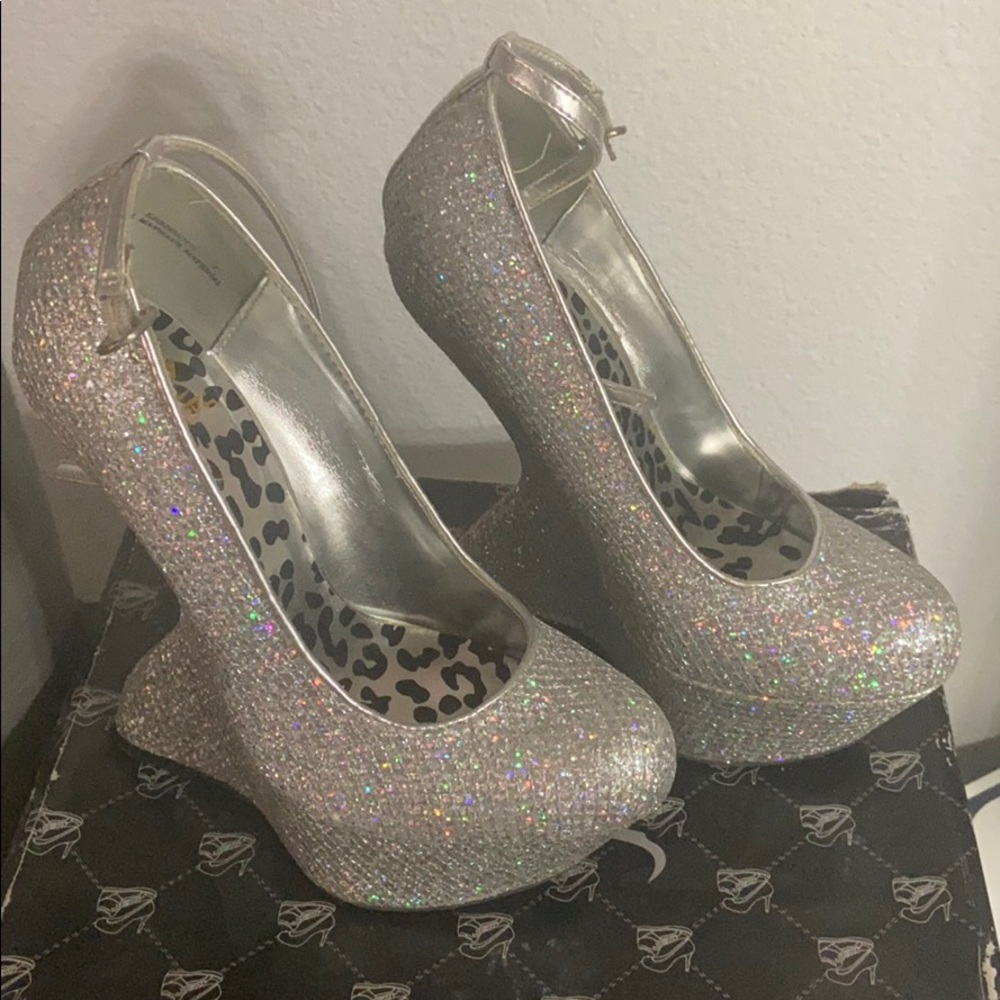 Heel Less Heels